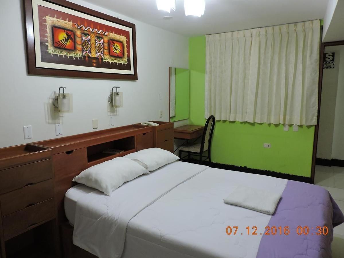פיורה Hotel Bayovar מראה חיצוני תמונה