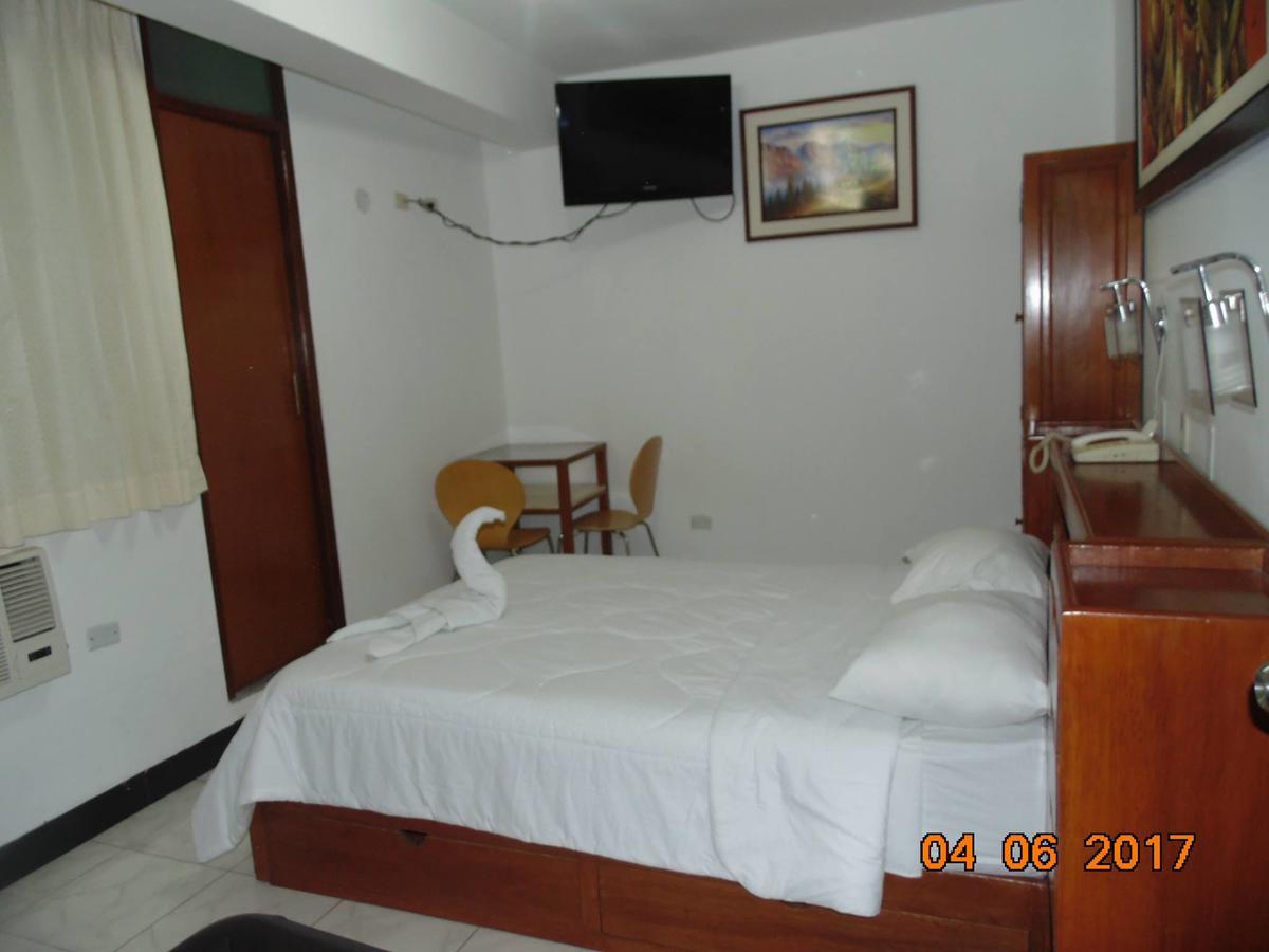 פיורה Hotel Bayovar מראה חיצוני תמונה
