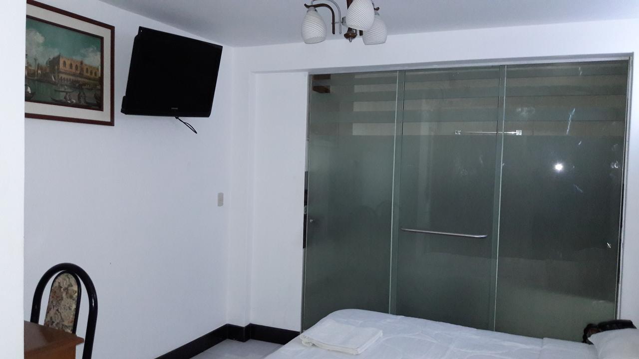 פיורה Hotel Bayovar מראה חיצוני תמונה